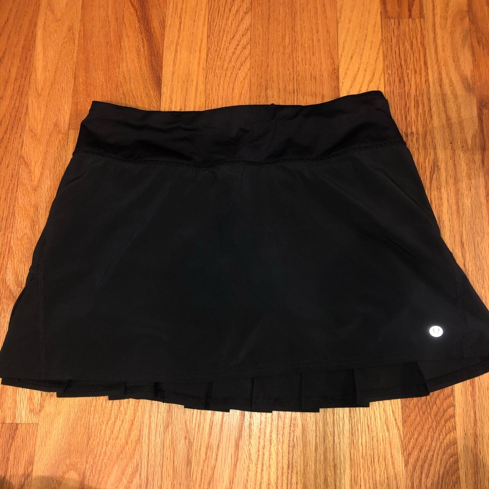Lululemon Running/ Tennis Skirt Size 6 Tall BLACK
